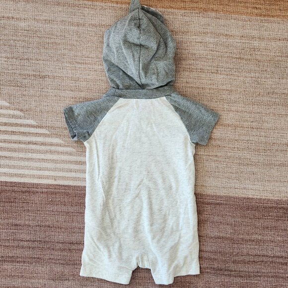 🌻5/$25🌻 Shark hood romper 🦈 - Picture 4 of 4